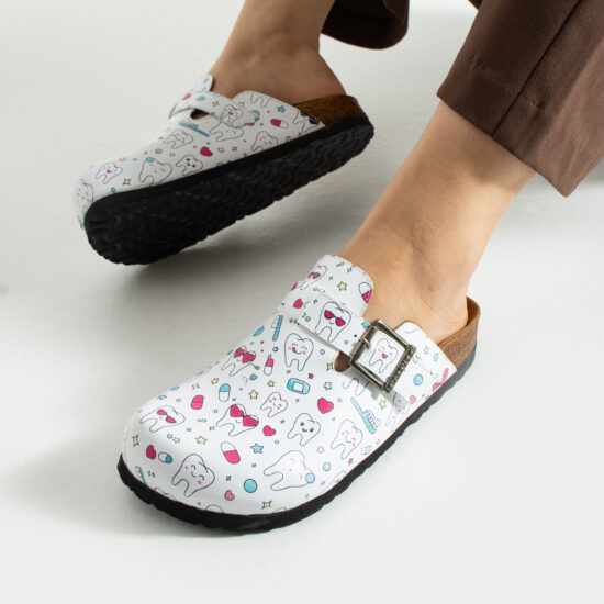 Медицински дамски ортопедични чехли за зъболекар / /