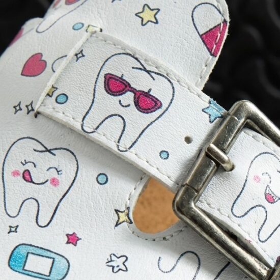 Медицински дамски ортопедични чехли за зъболекар / /