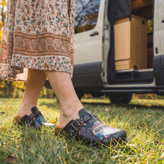 Дамски ортопедични чехли с цветен дизайн / /