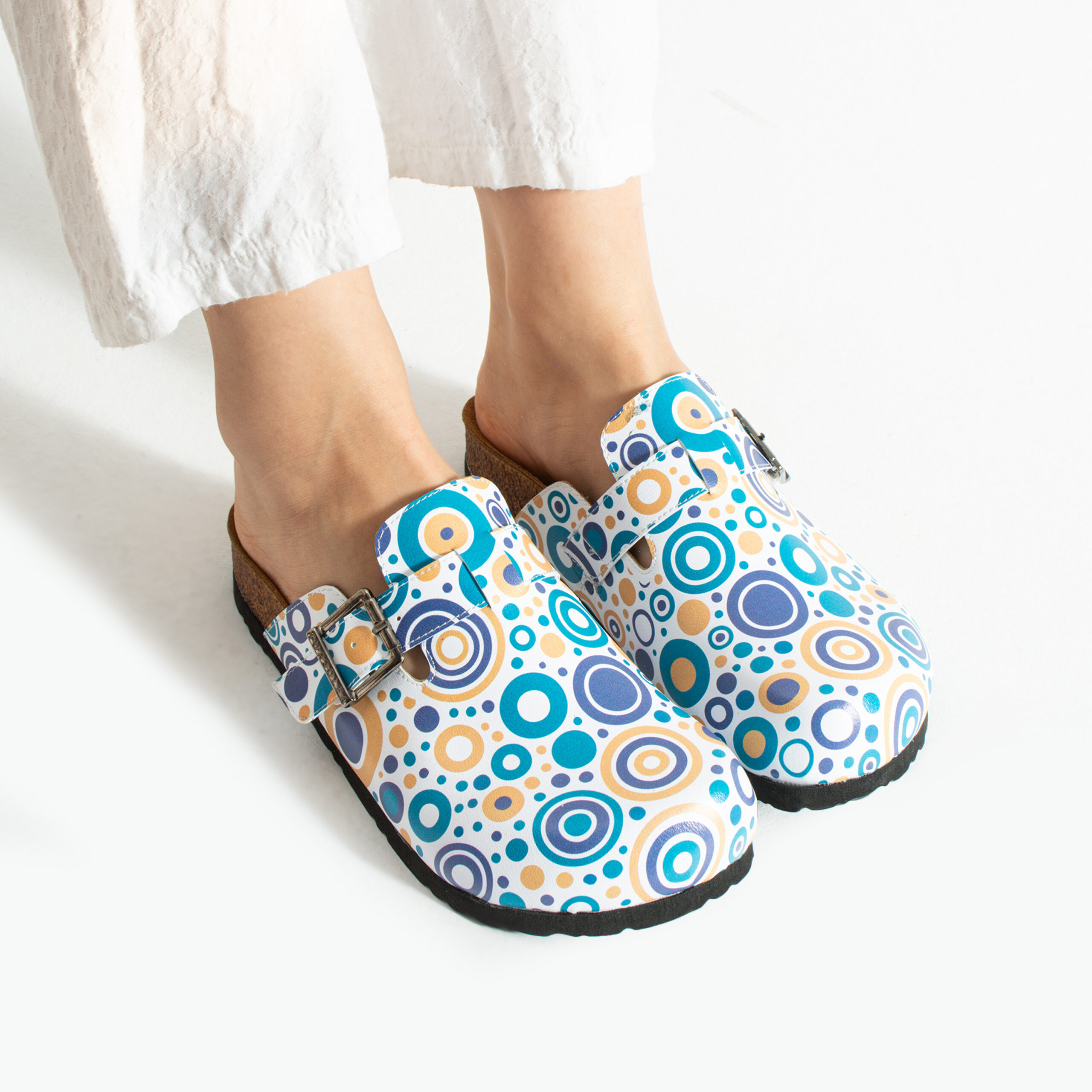 Дамски ортопедични чехли с цветен дизайн Весели чехли Шарени 11 Дамски ортопедични чехли с цветен дизайн